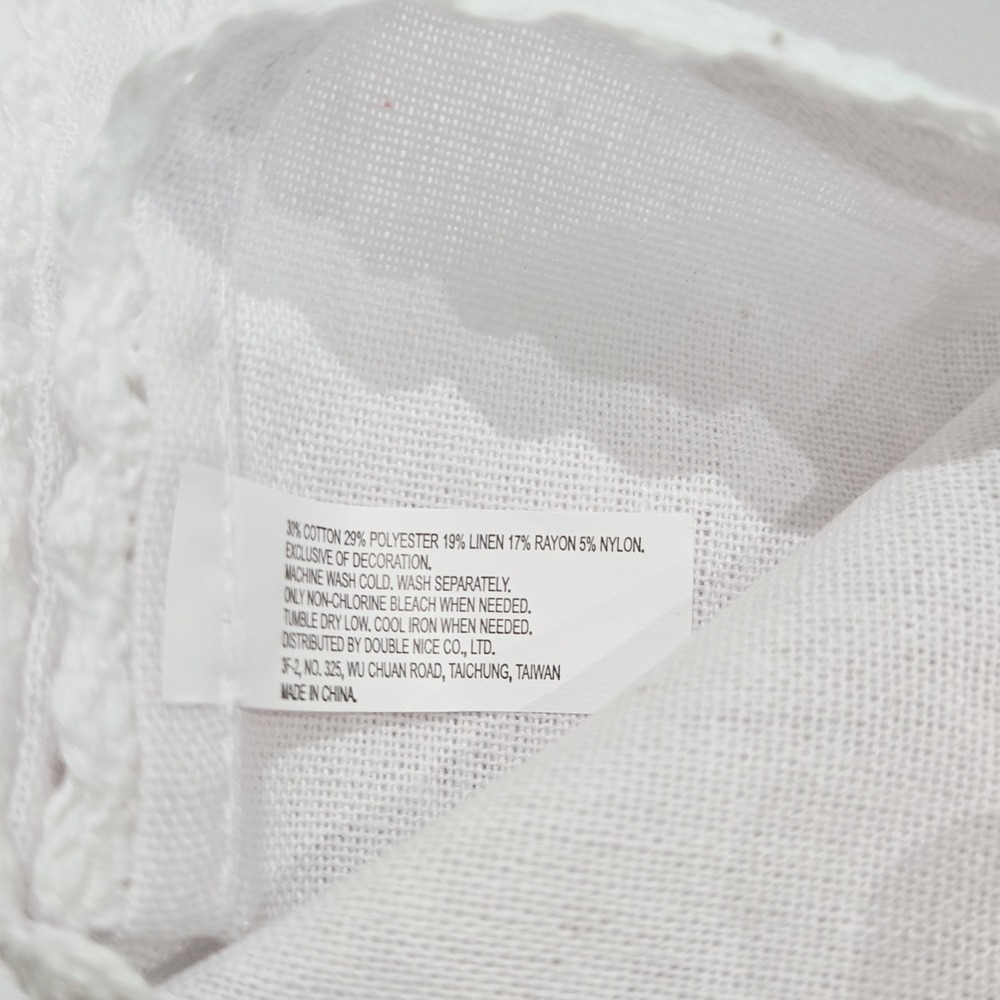 Lot of 2 Cream & 2 White Cloth Napkins Cotton Linen Poly Nylon Rayon 17in x 17in - Picture 4 of 4